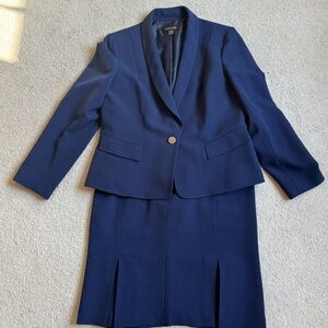Evan Piccone Women's Navy Blazer and Skirt Set